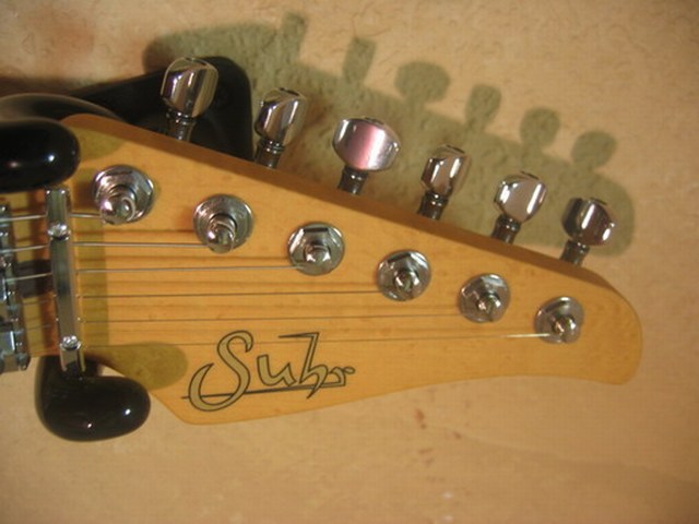 Suhr-STD-Bengal-Quilt%20(3)_resize.jpg (640x480 -- 0 bytes)